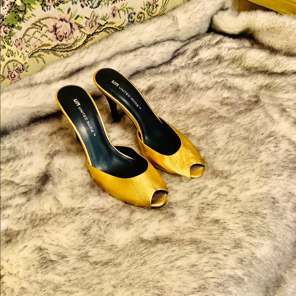 Ladies shoes
